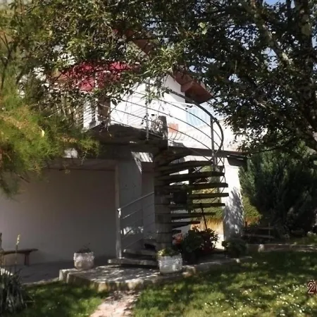 Semesterbostad House Lallagnier 8 Brens (Ain)